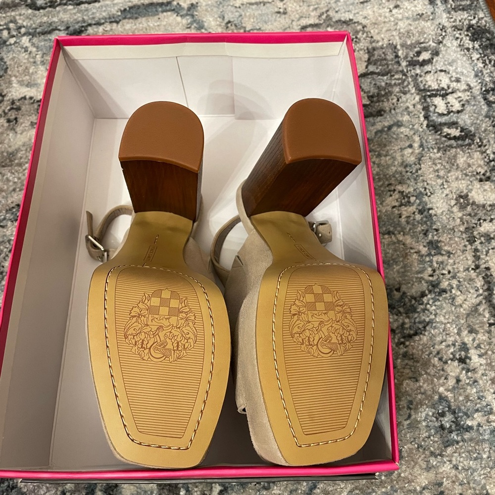 Vince Camuto Sovetta - Picture 6 of 10